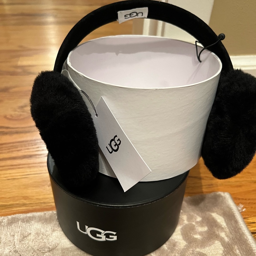 UGG Single Center Strap Earmuff Real Fur Sheepskin NWT - Picture 5 of 9